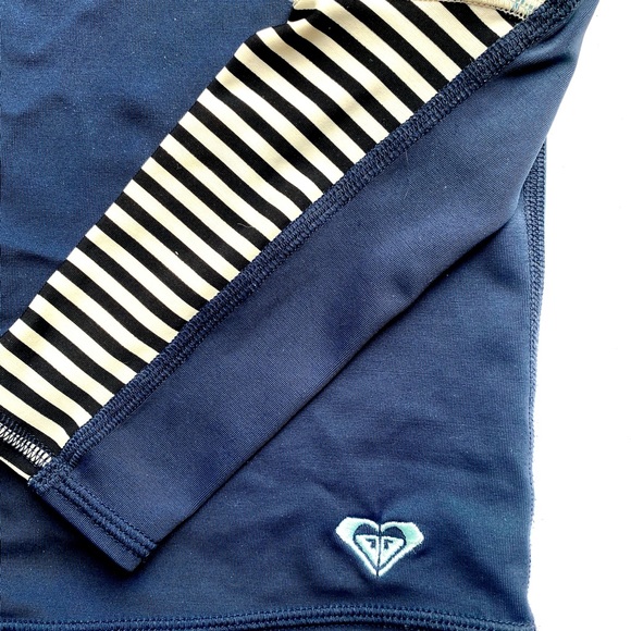 Roxy rash guard - girls size 14 or XL - Picture 3 of 3